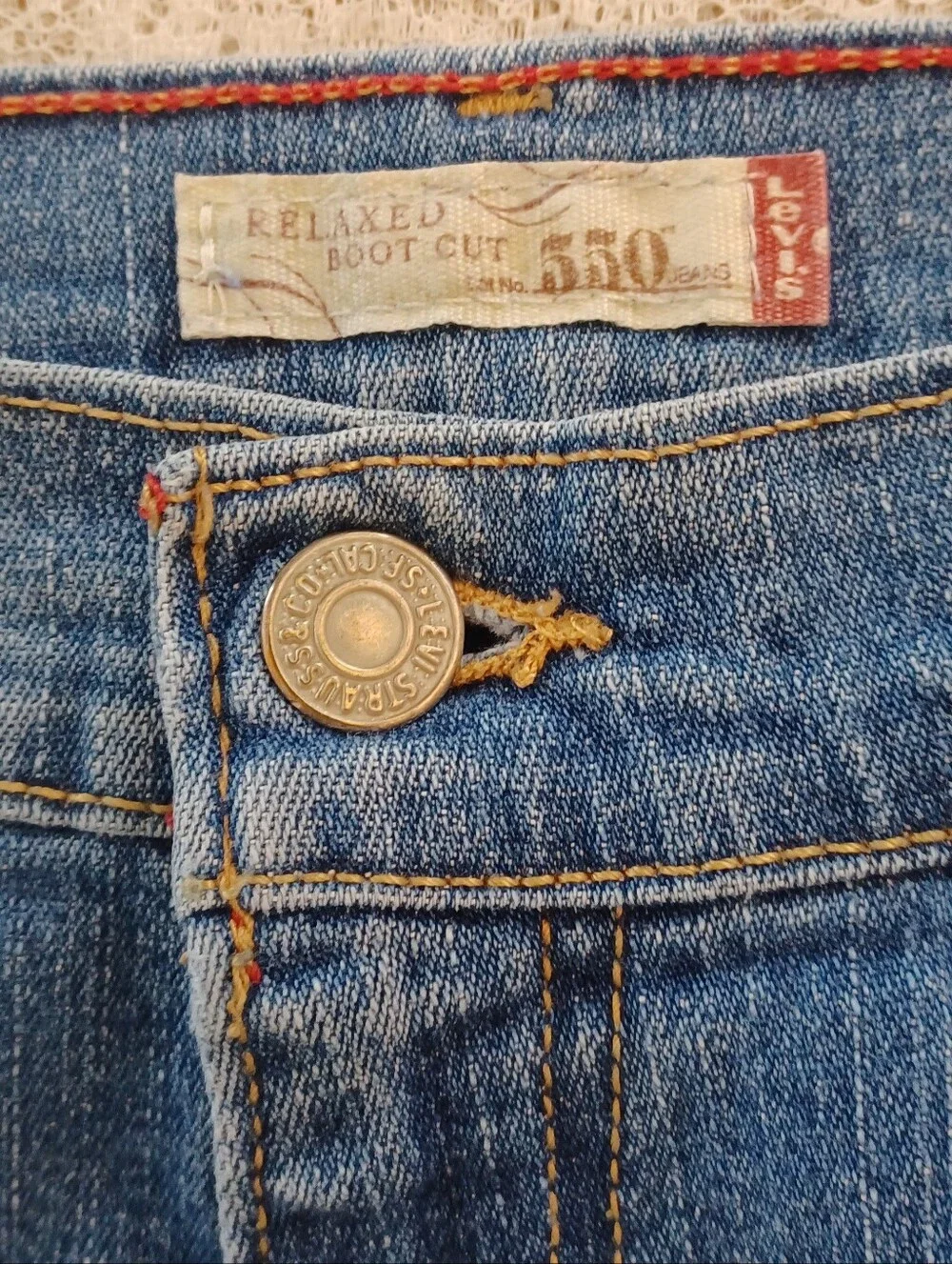 WOMEN'S LEVI'S DENIM RELAXED BOOT CUT 550 JEANS 10 LONG (32